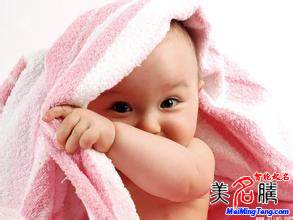 怎么給羊?qū)殞毴⌒∶? /></a>    小名，又稱“乳名”，一般是指嬰兒初生時長輩所取的非正式的名字，與學名不同，意思簡單，瑯瑯上口，只要好聽、易記、叫起來順口就行。對家人來說，更愿意用小名來稱呼自己的...</div>
							        <div style="height:5px; font-size:5px"></div>
							        <hr width="99%" style="text-align:center; border-style:dotted; border-width:0px; height:1px;" />
							        <div style="height:5px; font-size:5px"></div>
							    </div>
						        </td>
	</tr><tr style="border-width:0px;">
		<td valign="top">
						        <div style="padding-left:3px; padding-right:3px;line-height:180%">
							         <h3 style="padding:0px;margin:0px;display:inline;"><a id="ctl00_ContentPlaceHolder1_ShowMore1_dgNews_ctl07_HyperLink1" class="headline" href="/yang/s.aspx?newsid=3918" target="_blank">2015羊?qū)殞毱鹈?五行為木的起名用字</a></h3>
							         <span id="ctl00_ContentPlaceHolder1_ShowMore1_dgNews_ctl07_Label1" style="color:Green;font-size:10pt;">2015/4/16 15:59:04</span>
							          <span style="color:Red;font-size:8pt;"></span>
							        <br />
							        <div style="padding-top:1px; width:95%; padding-left:8px; line-height:180%;color:#2f2f2f;font-size:14px;" ><a href=