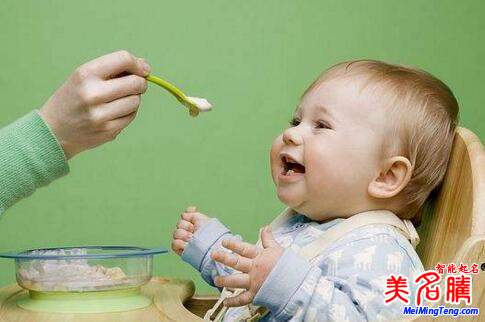 招財?shù)膶殞毱鹈椒? /></a>我們在給寶寶起名時,經(jīng)常有用戶說要起一個將來發(fā)財?shù)拿帧N覀冎?,招財?shù)姆椒ê芏?,有風(fēng)水、供財神等等。不過,名字也能招財,說的比較少。那么招財?shù)膶殞毱鹈椒ǘ加行┥赌??招財?shù)膶殞毱鹈椒ㄖ?寶寶起名...</div>
<span id="ctl00_ContentPlaceHolder1_subjectList_dgNews_ctl07_Label1" style="color:Green;font-size:10pt;">2017/6/1 10:27:56</span>
<div style="height:5px; font-size:5px"> </div>
<hr width="99%" style="text-align:center; border-style:dotted; border-width:0px; height:1px;" />
<div style="height:5px; font-size:5px"> </div>
</div>
</td>
</tr><tr style="border-width:0px;">
<td valign="top">
<div style="padding-left:3px; padding-right:3px;line-height:180%">
<h3 style="padding:0px;margin:0px;display:inline;"><a id="ctl00_ContentPlaceHolder1_subjectList_dgNews_ctl08_HyperLink1" class="headline" href="/subject/gou/s.aspx?newsid=6657" target="_blank">聰明討喜屬狗孩子起名</a></h3>
<span style="color:Red;font-size:8pt;"></span>
<br />
<div style="padding-top:1px; width:95%; padding-left:8px; line-height:180%;color:#2f2f2f;font-size:14px;" ><a href=